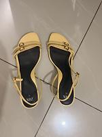Sandales a talon Zara jaune - Photo 1