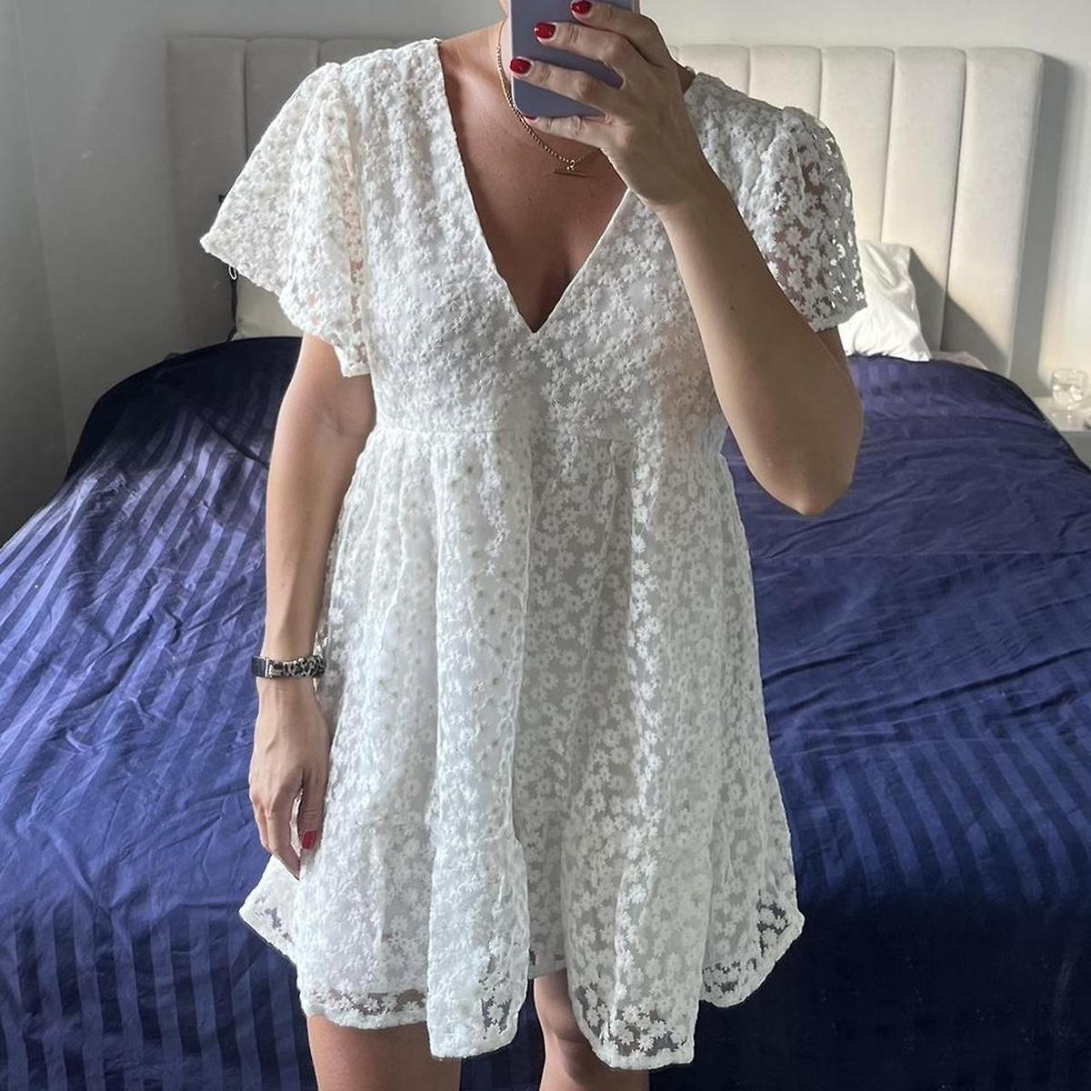 Robe d’été zara blanche à motif fleur taille M
