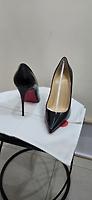 Talons Louboutin Kate cuir noir 10 cm, pointure 40.5  - Photo 3