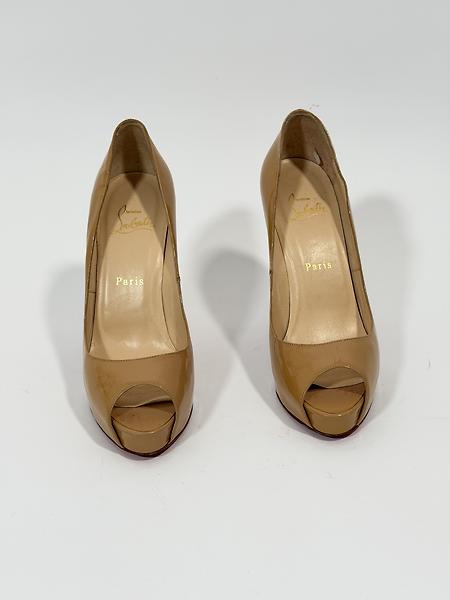 beige pumps