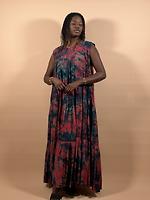 Loose-fitting dress - Photo 3