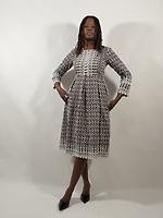 Robe brodé  - Photo 2