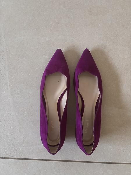Purple ballerina shoes