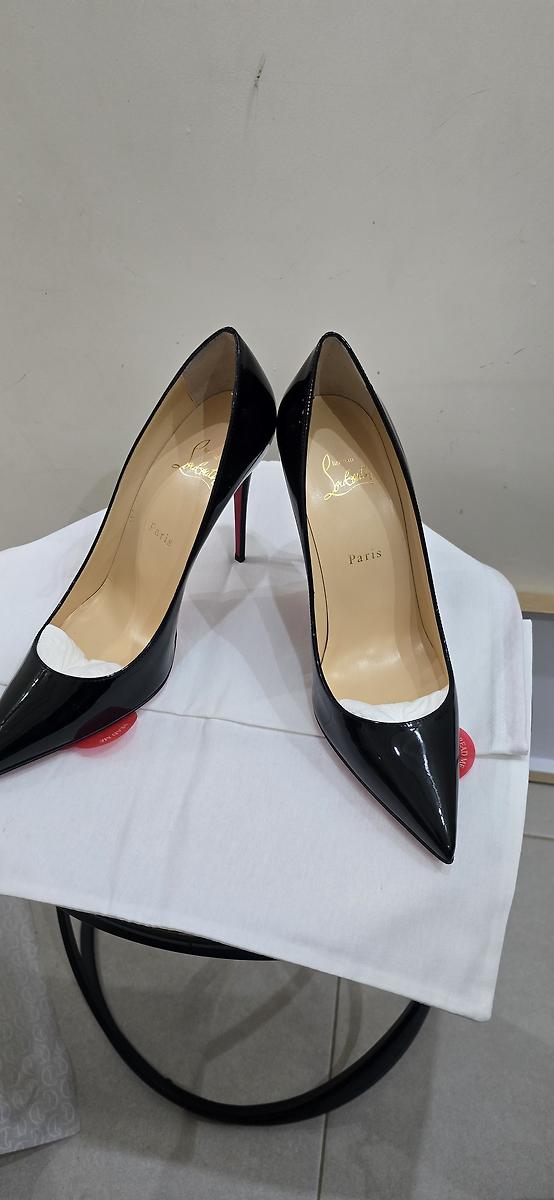 Talons Louboutin Kate cuir noir 10 cm, pointure 40.5 