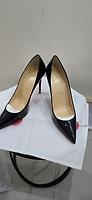 Talons Louboutin Kate cuir noir 10 cm, pointure 40.5  - Photo 1