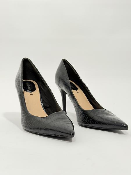 Black escarpins