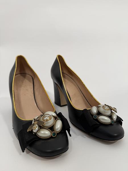 Black shoe
