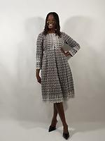 Robe brodé  - Photo 1