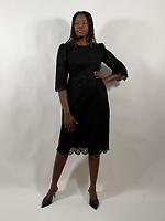 Robe brodé  - Photo 2