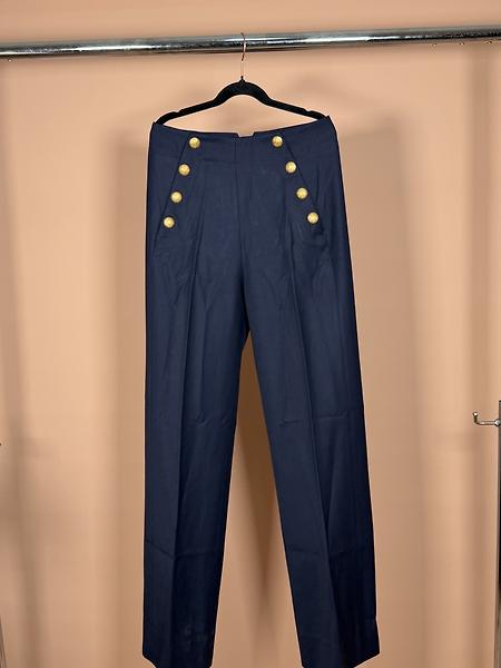 Straight-leg trousers